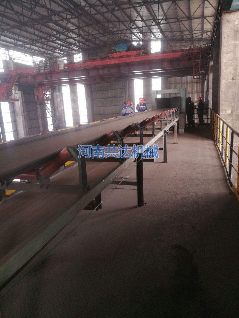 鋼鐵廠(chǎng)原料車(chē)間皮帶輸送機安裝調試結束